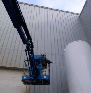 K2 Painting applies coatings and finishes to industrial tanks, silos and hoppers in the Milwaukee area.